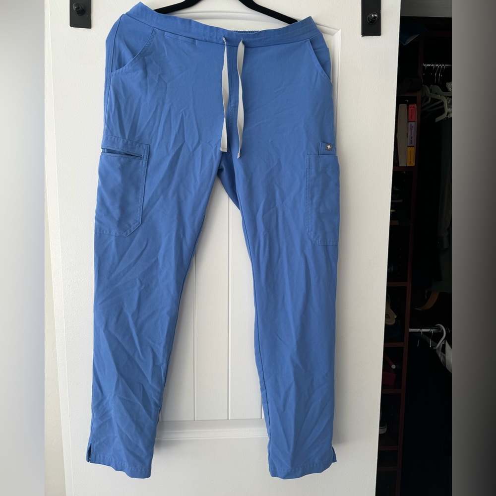 Figs scrub bottom small